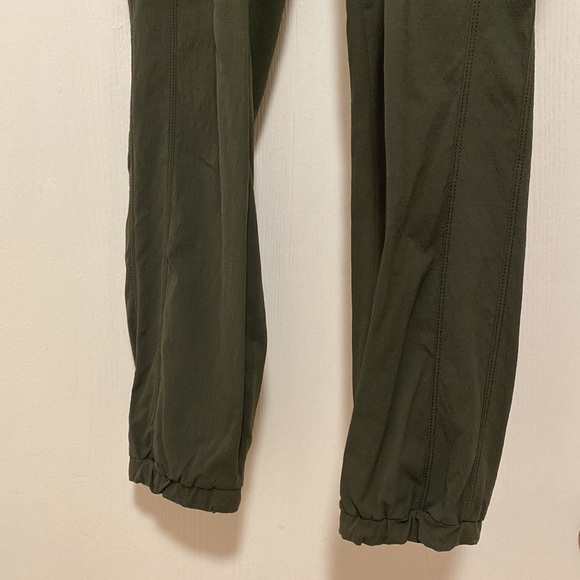 Size 4 khaki olive Athleta hiking joggers. - Picture 3 of 6